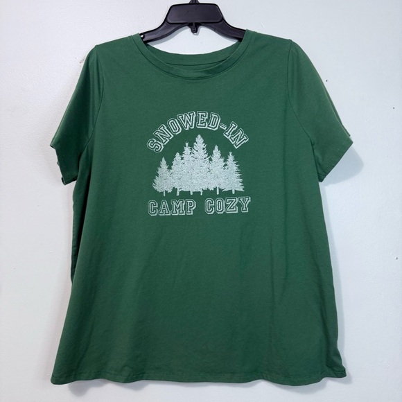 🍁 3/$15 Women’s Sonoma Snowed-In Camp Cozy Tshirt - Picture 1 of 4